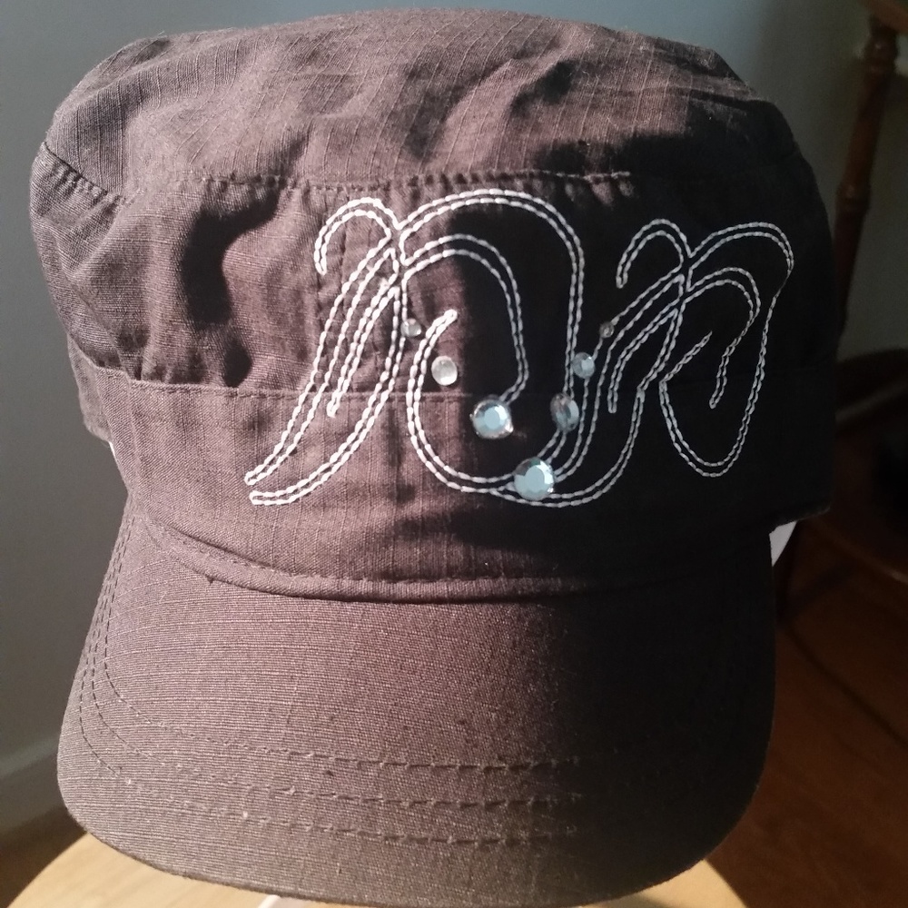 Callaway black hat,  adjustable strap.